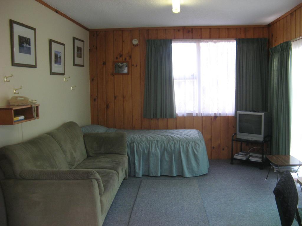 Tongariro River Motel Turangi Room photo