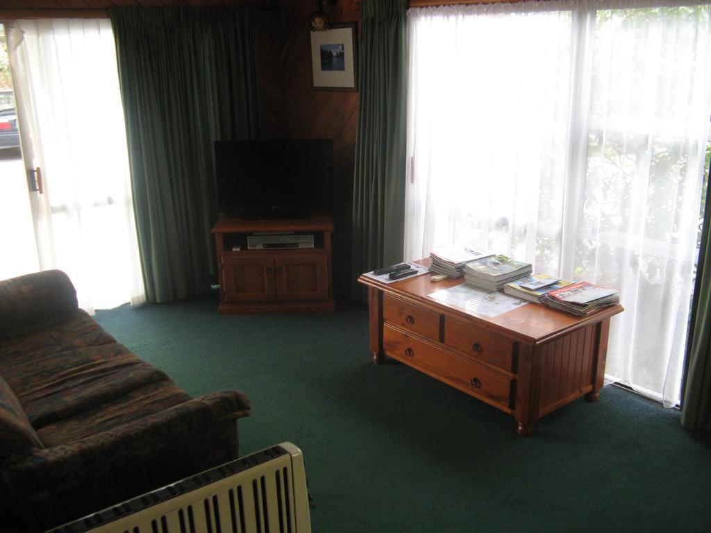 Tongariro River Motel Turangi Room photo